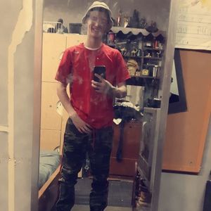 Meet your Posher, Levi